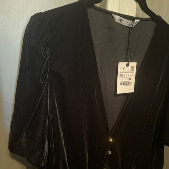 VELVET MINI DRESS With Diamond buttons - NWT - Picture 12 of 16